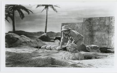 screenshoot for Abbott and Costello Meet the Mummy