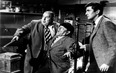 screenshoot for The Three Stooges Go Around the World in a Daze